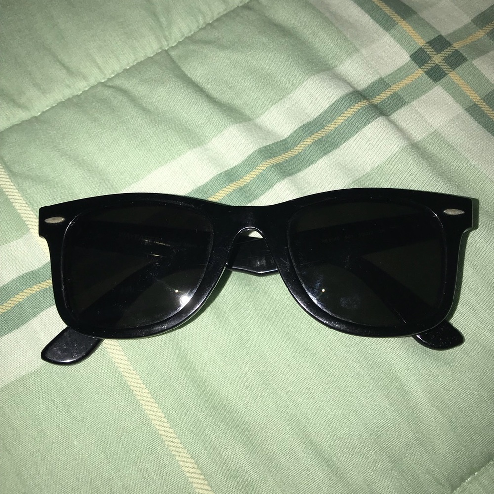 *SOLD***☀️ Sunglasses 🕶 (used)